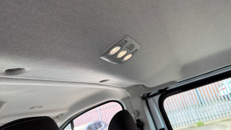 Renault Trafic Lwb Diesel LL30 Blue dCi 150 Extra [Safety] Crew Van